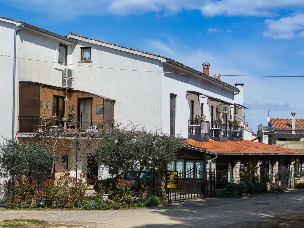 Apartments Vesna Funtana Extérieur photo